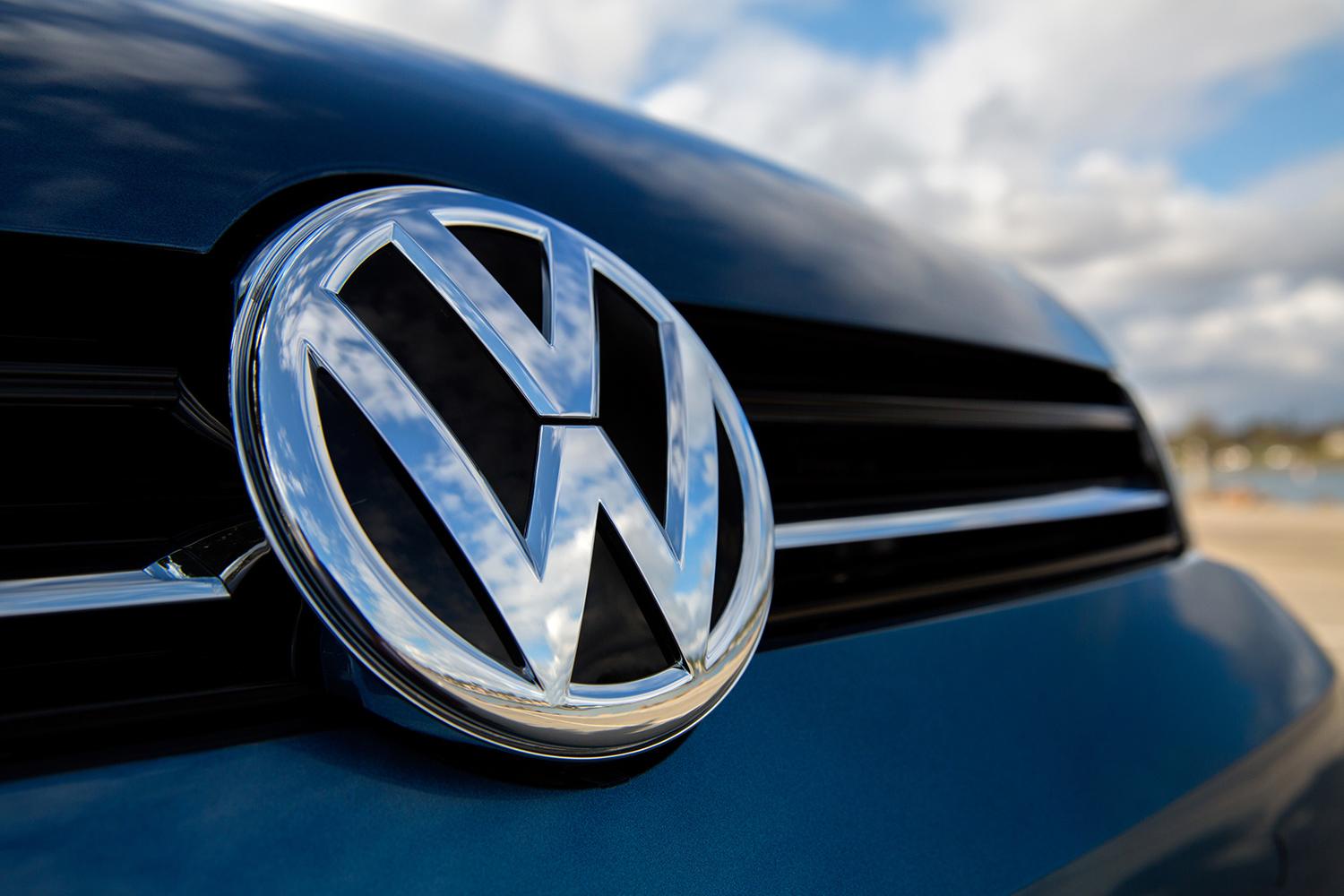 Funcionários da Volkswagen na Alemanha entram em greve